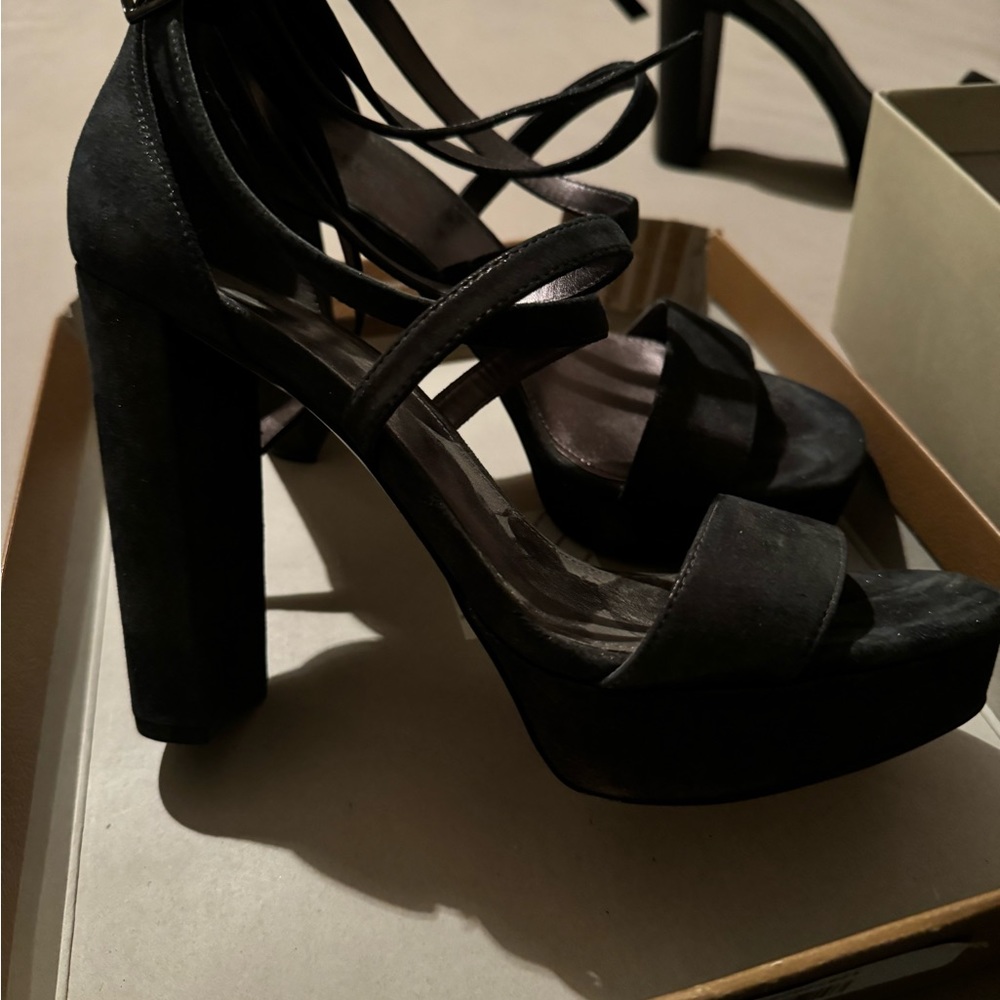 Nine West gently used high heel